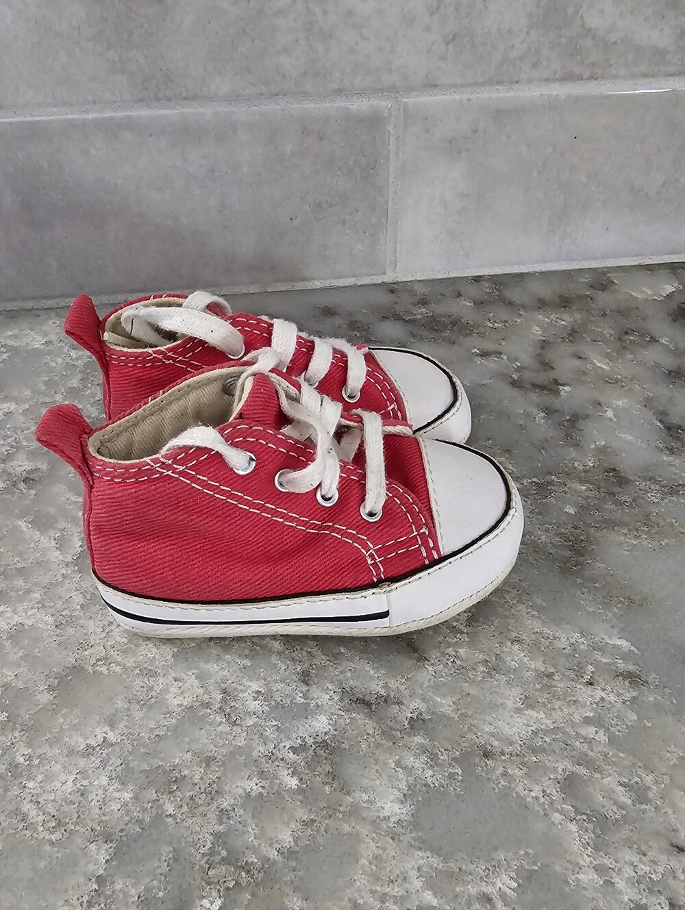 Converse Chuck Taylor First Star Red Infant Crib Shoes Size 2 High Top 88875